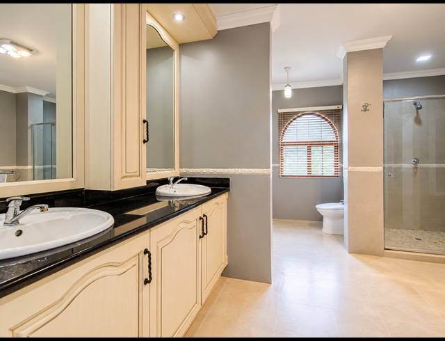 5 BEDROOM FREEHOLD FOR SALE IN FAERIE GLEN